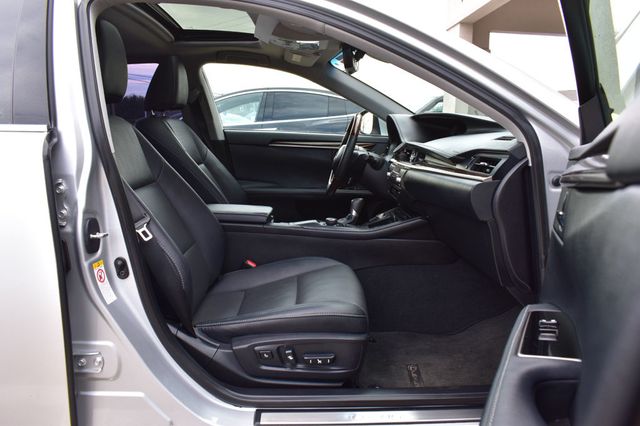 2017 Lexus ES ES 350 Sedan - 22983848 - 15