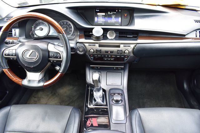 2017 Lexus ES ES 350 Sedan - 22983848 - 26