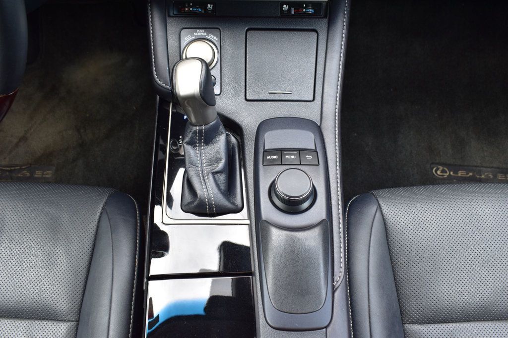 2017 Lexus ES ES 350 Sedan - 22983848 - 27