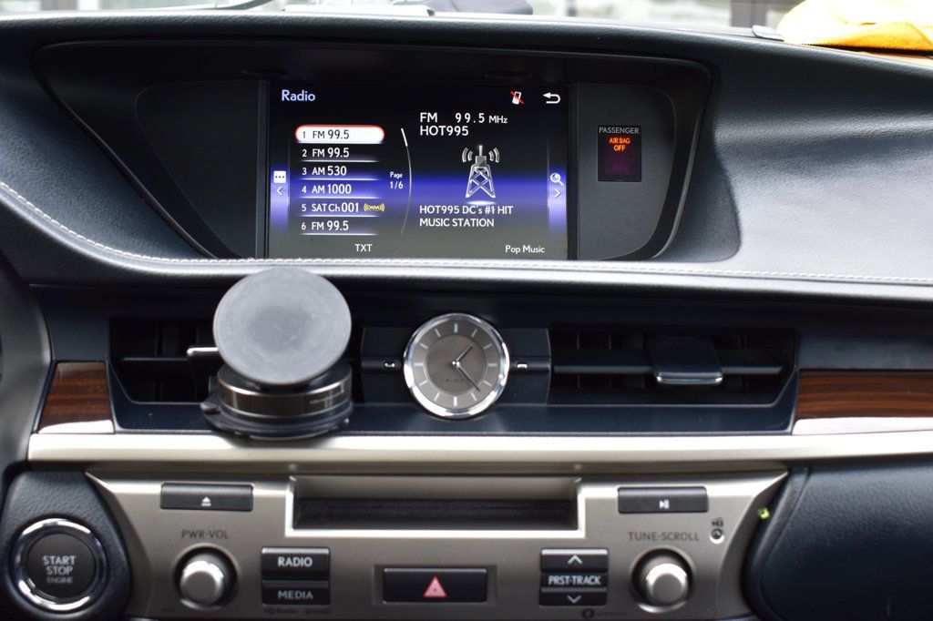 2017 Lexus ES ES 350 Sedan - 22983848 - 32