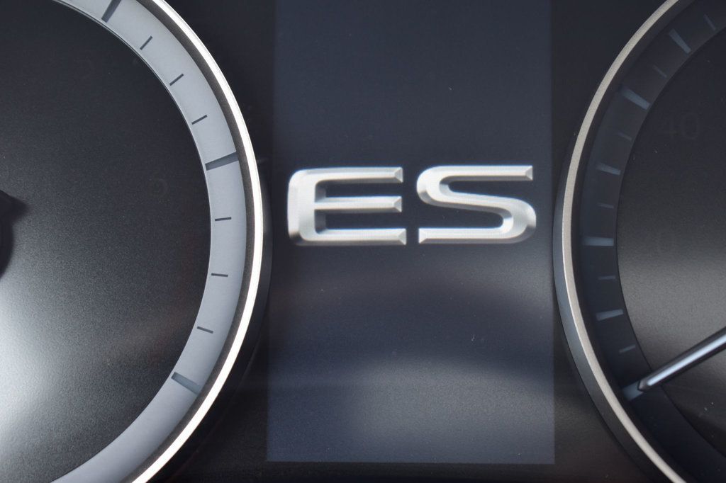 2017 Lexus ES ES 350 Sedan - 22983848 - 39