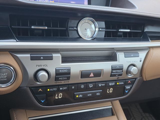 2017 Lexus ES ES 350 Sedan - 23089154 - 16