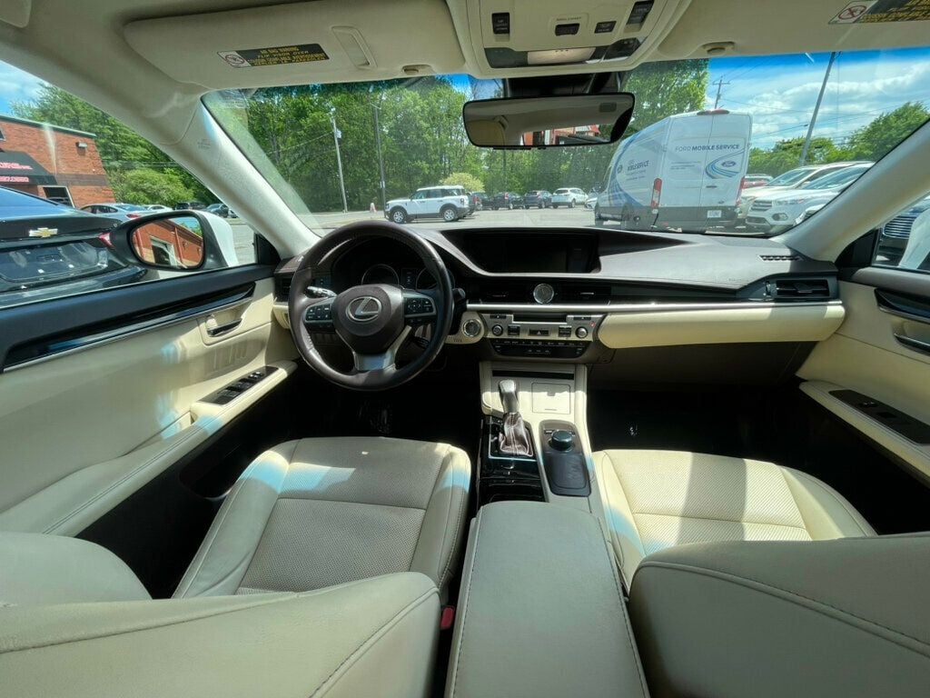 2017 Lexus ES ES 350 Sedan - 22414446 - 16