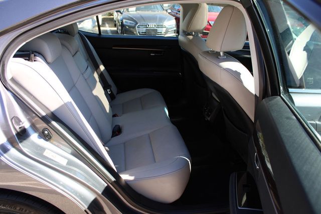 2017 Lexus ES ES 350 Sedan - 23101718 - 30