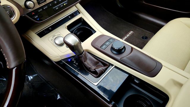 2017 Lexus ES ES 350 Sedan - 23034667 - 16