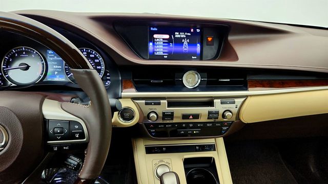2017 Lexus ES ES 350 Sedan - 23034667 - 17