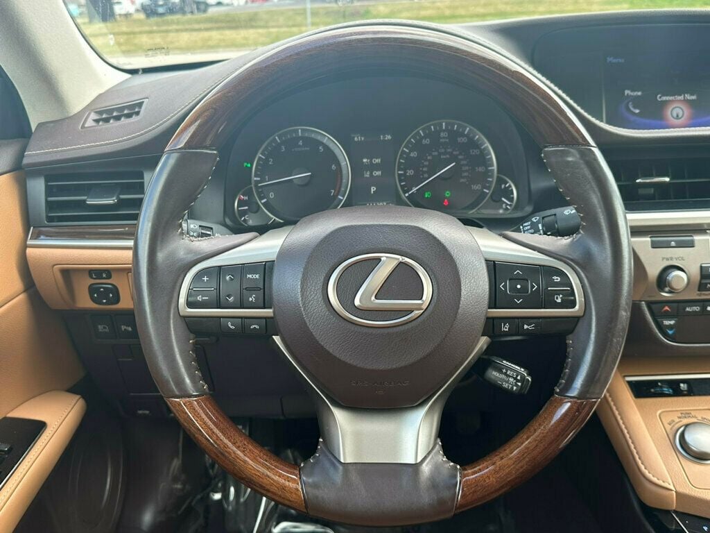 2017 Lexus ES ES 350 Sedan - 22356772 - 24