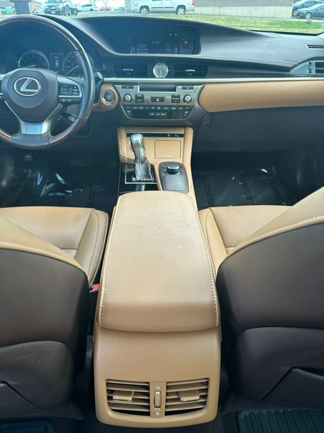 2017 Lexus ES ES 350 Sedan - 22356772 - 39