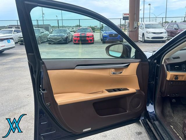 2017 Lexus ES ES 350 Sedan 4D - 23083755 - 9