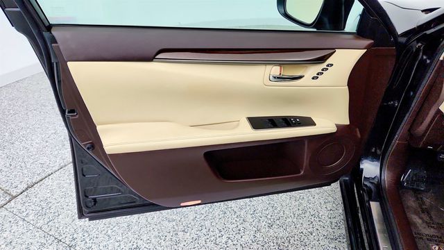 2017 Lexus ES ES 350 Sedan w/ Premium Pkg, Heated/Cooled Seats & Park Assist - 23034667 - 10