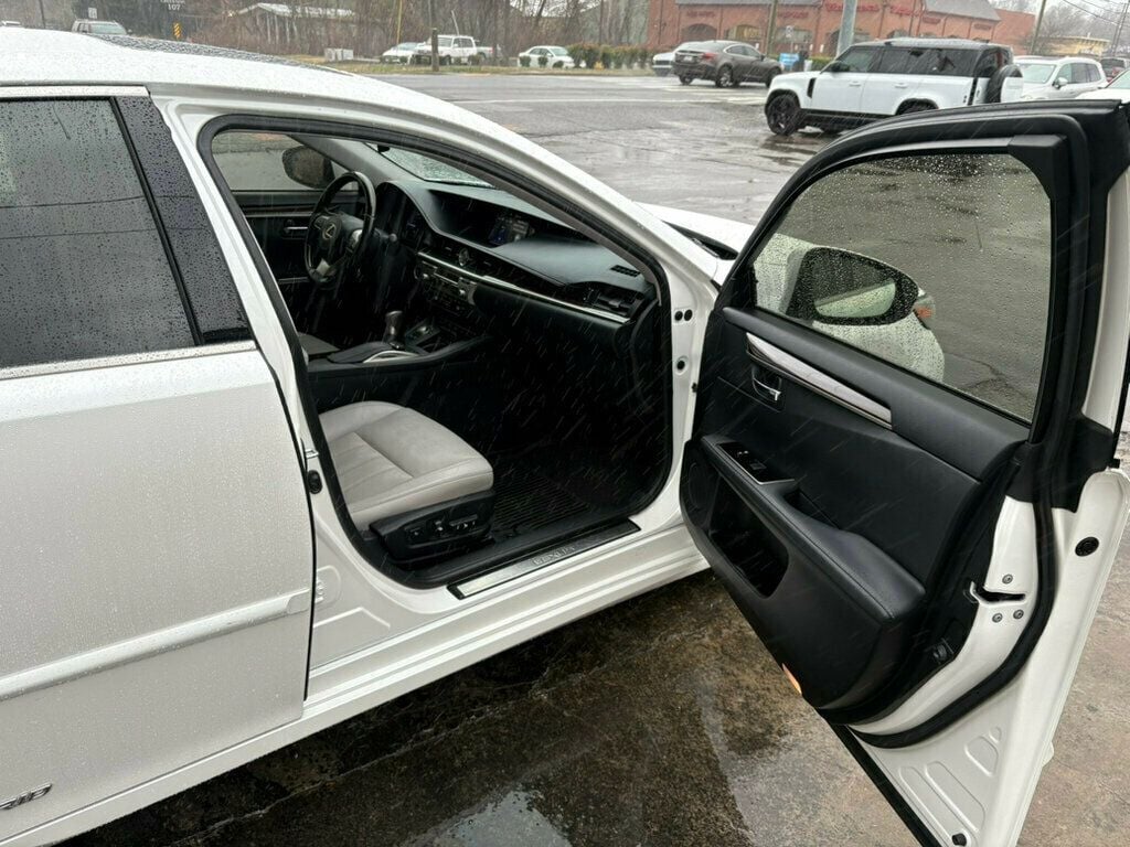 2017 Lexus ES LocalTrade/LuxuryPkg/Heated&CooledSeats/PowerSunroof/NAV - 22969036 - 17