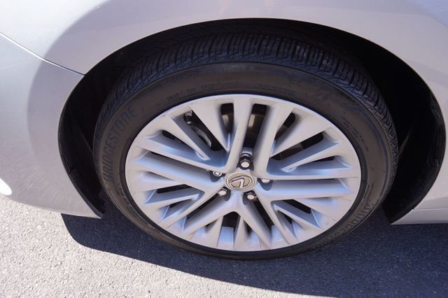 2017 Lexus ES  NAVIGATION, BACKUP CAMERA, PANORAMIC ROOF,HEATED & COOLED SEATS - 22926750 - 11