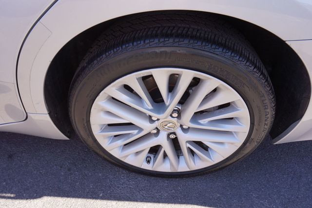 2017 Lexus ES  NAVIGATION, BACKUP CAMERA, PANORAMIC ROOF,HEATED & COOLED SEATS - 22926750 - 12