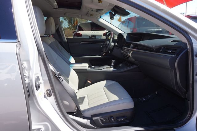 2017 Lexus ES  NAVIGATION, BACKUP CAMERA, PANORAMIC ROOF,HEATED & COOLED SEATS - 22926750 - 19