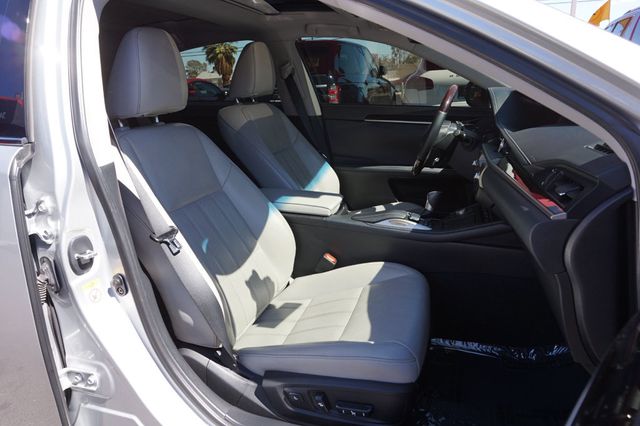 2017 Lexus ES  NAVIGATION, BACKUP CAMERA, PANORAMIC ROOF,HEATED & COOLED SEATS - 22926750 - 20