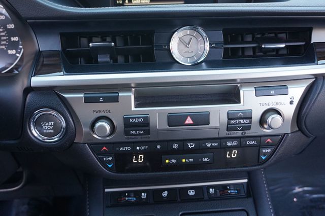 2017 Lexus ES  NAVIGATION, BACKUP CAMERA, PANORAMIC ROOF,HEATED & COOLED SEATS - 22926750 - 36