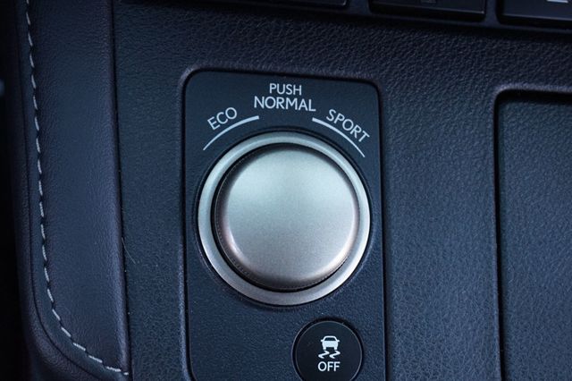 2017 Lexus ES  NAVIGATION, BACKUP CAMERA, PANORAMIC ROOF,HEATED & COOLED SEATS - 22926750 - 39