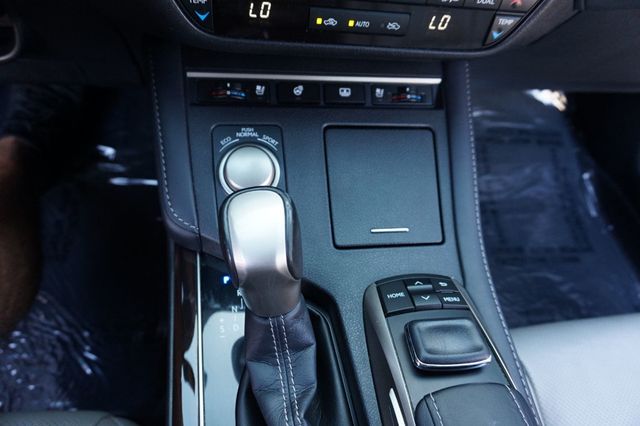 2017 Lexus ES  NAVIGATION, BACKUP CAMERA, PANORAMIC ROOF,HEATED & COOLED SEATS - 22926750 - 40