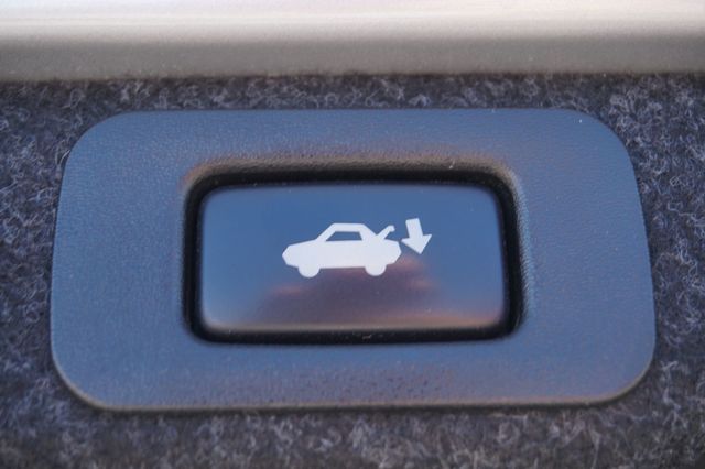 2017 Lexus ES  NAVIGATION, BACKUP CAMERA, PANORAMIC ROOF,HEATED & COOLED SEATS - 22926750 - 8