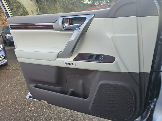 2017 Lexus GX GX 460 4WD - 22987313 - 17