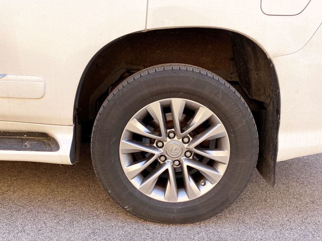 2017 Lexus GX GX 460 Luxury 4WD - 22987483 - 17