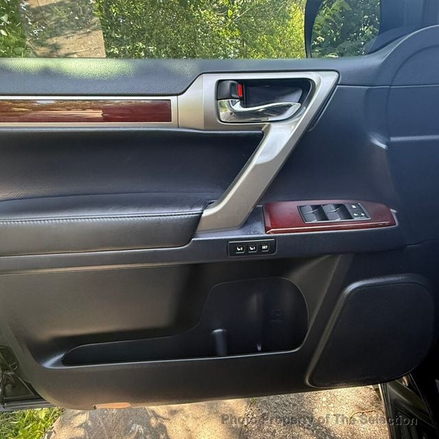 2017 Lexus GX GX460 PREMIUM 4WD W/PREMIUM PACKAGE & BLIND SPOT SYSTEM - 23040029 - 19