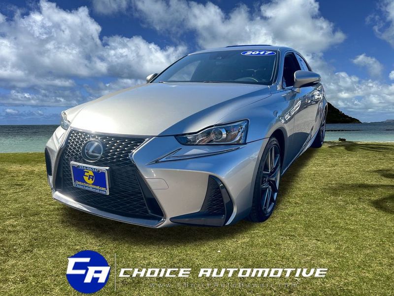 2017 Lexus IS 200t's photo
