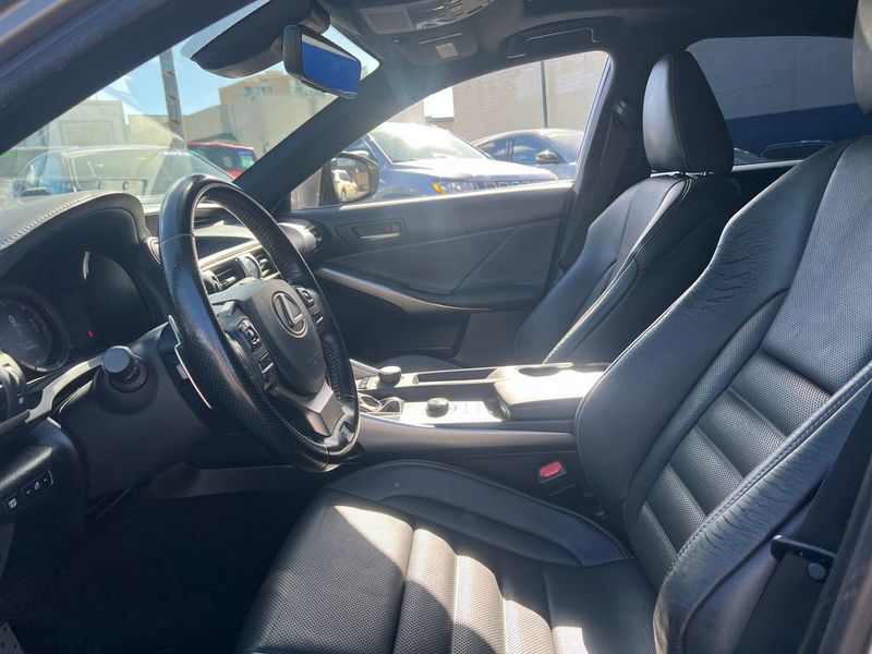 2017 Lexus IS 200t - 22950229 - 11