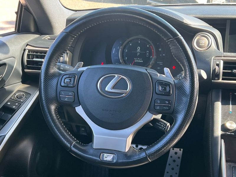 2017 Lexus IS 200t - 22950229 - 16