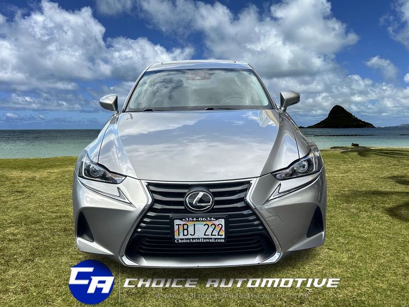 2017 Lexus IS 200t - 23004493 - 9