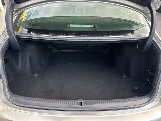 2017 Lexus IS 200t - 23004493 - 19