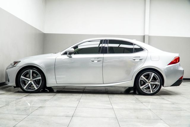 2017 Lexus IS 200t - 23007809 - 9