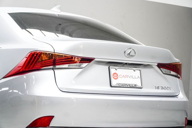 2017 Lexus IS 200t - 23007809 - 13
