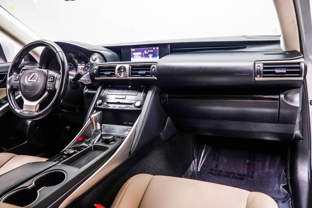 2017 Lexus IS 200t - 23007809 - 16
