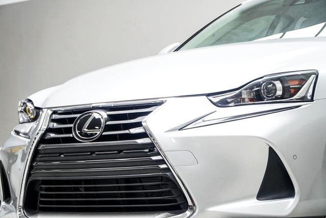 2017 Lexus IS 200t - 23007809 - 1