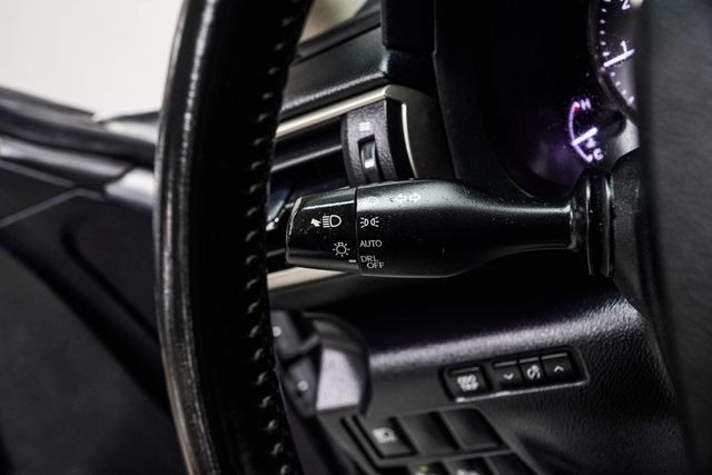 2017 Lexus IS 200t - 23007809 - 29