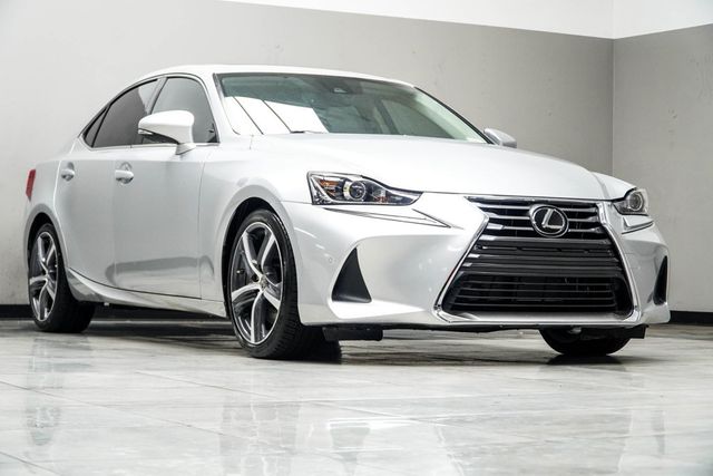 2017 Lexus IS 200t - 23007809 - 3