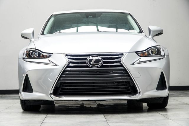 2017 Lexus IS 200t - 23007809 - 7