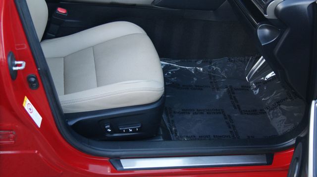 2017 Lexus IS 4 NEW TIRES , JUST SERVICED , VERY CLEAN INSIDE AND OUT  - 22925405 - 32