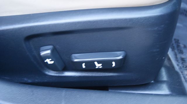 2017 Lexus IS 4 NEW TIRES , JUST SERVICED , VERY CLEAN INSIDE AND OUT  - 22925405 - 34