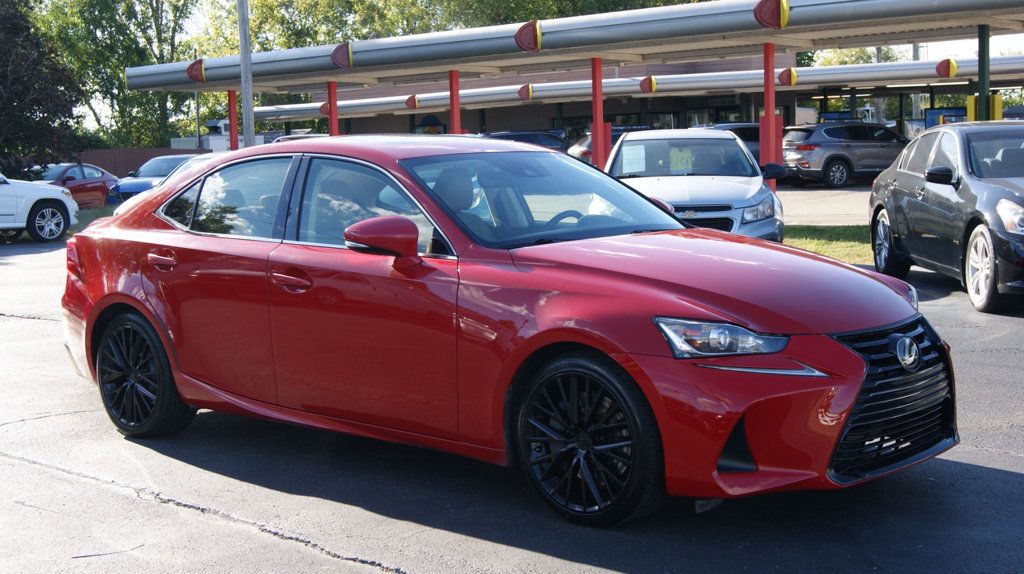 2017 Lexus IS 200t photo 4