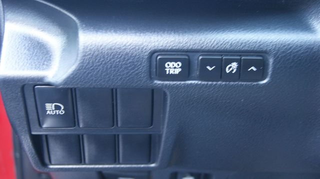 2017 Lexus IS 4 NEW TIRES , JUST SERVICED , VERY CLEAN INSIDE AND OUT  - 22925405 - 41