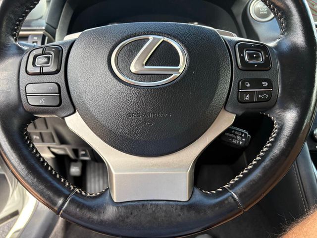 2017 Lexus IS Base 4dr Sedan - 23029174 - 10