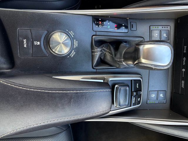 2017 Lexus IS Base 4dr Sedan - 23029174 - 12