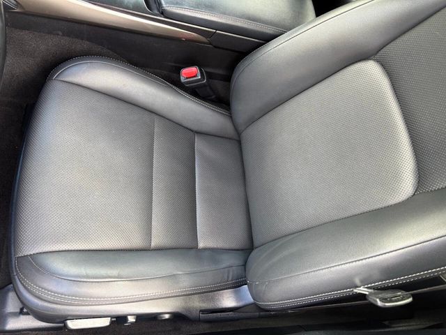 2017 Lexus IS Base 4dr Sedan - 23029174 - 16