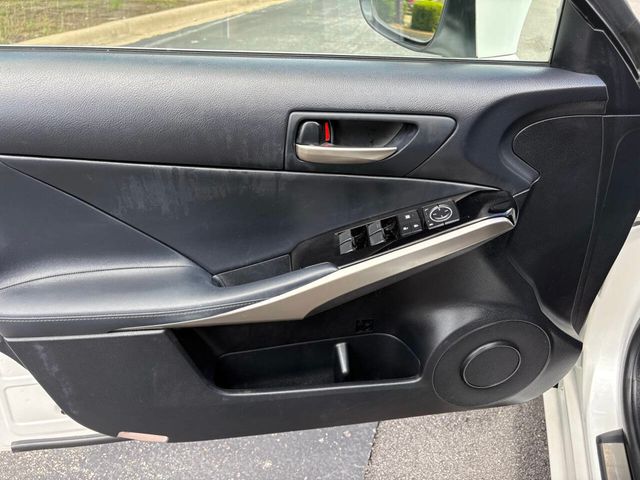 2017 Lexus IS Base 4dr Sedan - 23029174 - 18