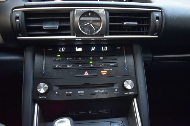 2017 Lexus IS IS 300 AWD - 23093621 - 40