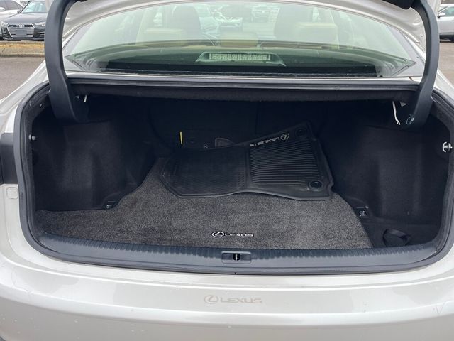 2017 Lexus IS IS 300 AWD - 22980869 - 8