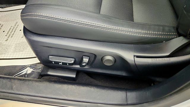 2017 Lexus IS IS Turbo RWD w/ Navigation & Premium Package - 23045126 - 11