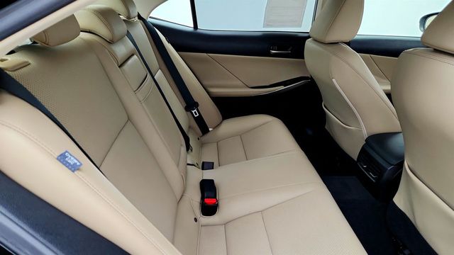 2017 Lexus IS IS Turbo w/ Navigation, Premium Pkg & Blind Spot Monitor - 23029852 - 24